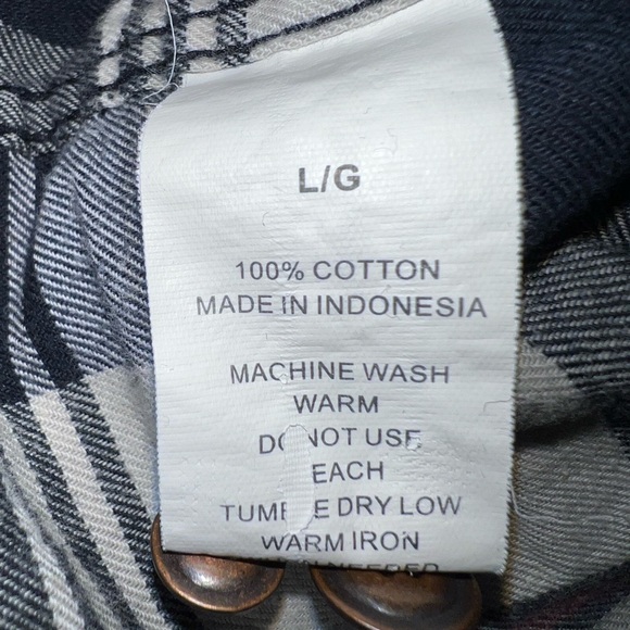 O’Neill Flannel Plaid Button Up Shirt - Picture 9 of 9